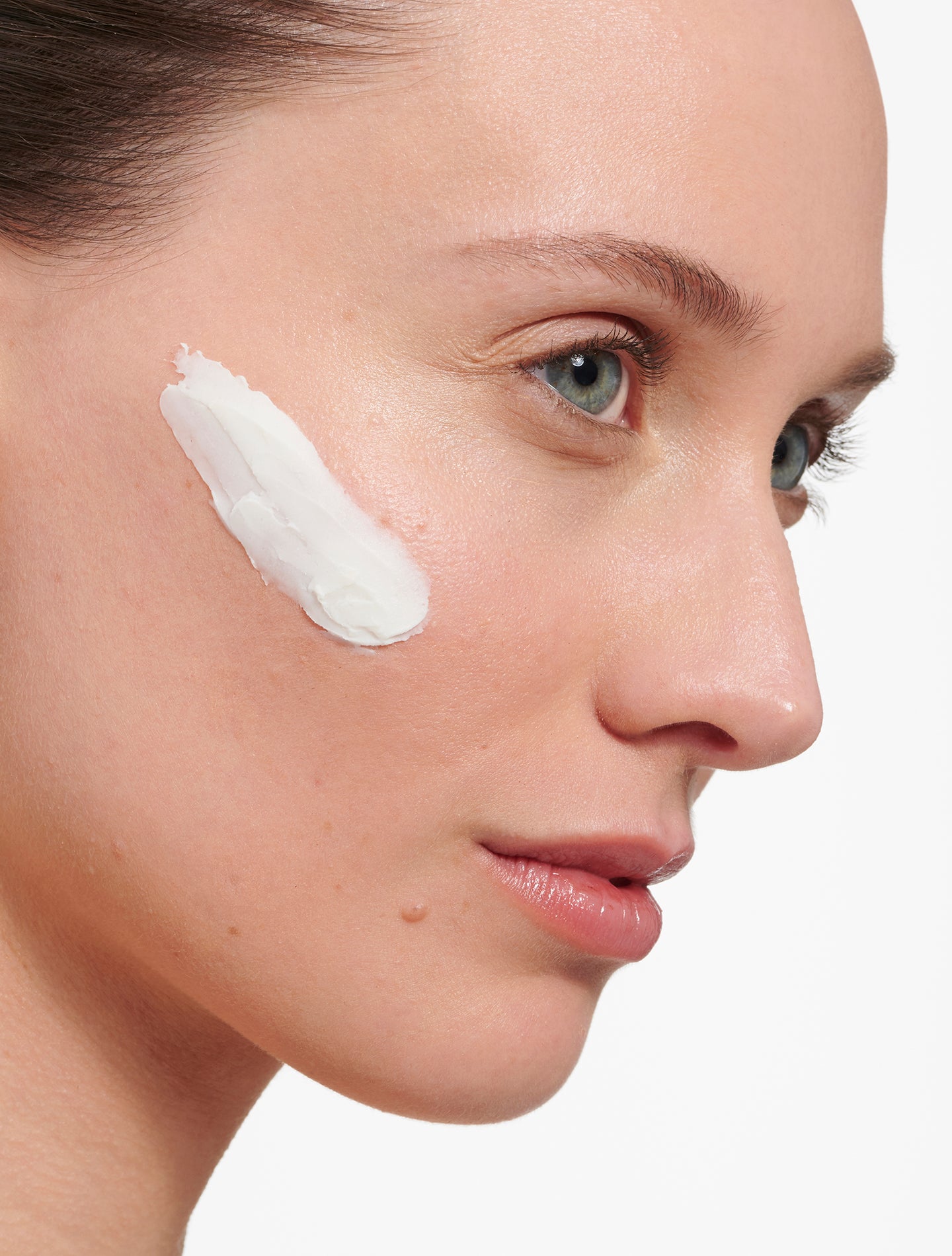8 Reasons You Have Dry Skin on Your Face, and How to Treat It